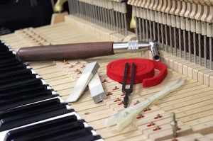 Học cách sửa đàn Piano điện tại nhà