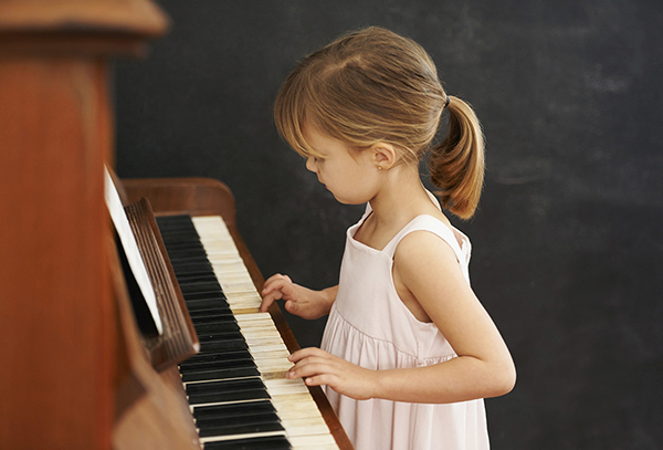 Lợi ích khi cho trẻ đi học đàn Piano