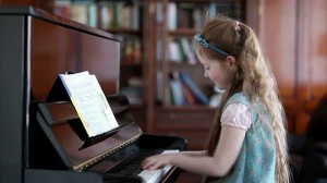 Những lợi ích khi mua đàn Piano điện 1