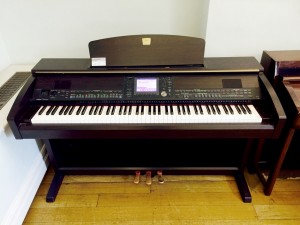 Những lợi ích khi mua đàn Piano điện