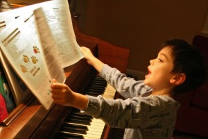 Vài điều cần biết khi quyết định cho bé học đàn Piano